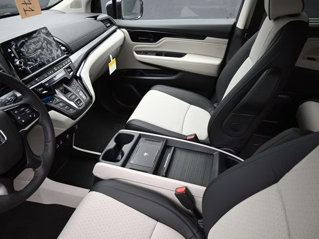2026 Solar Silver Metallic Honda Odyssey Elite FWD Van