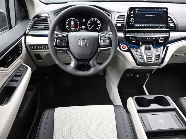 2026 Solar Silver Metallic Honda Odyssey Elite FWD Van