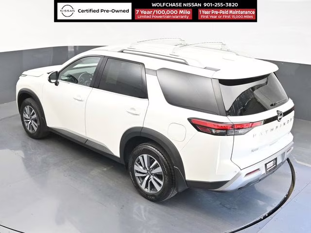 2024 Pearl White Tricoat Nissan Pathfinder SL FWD SUV