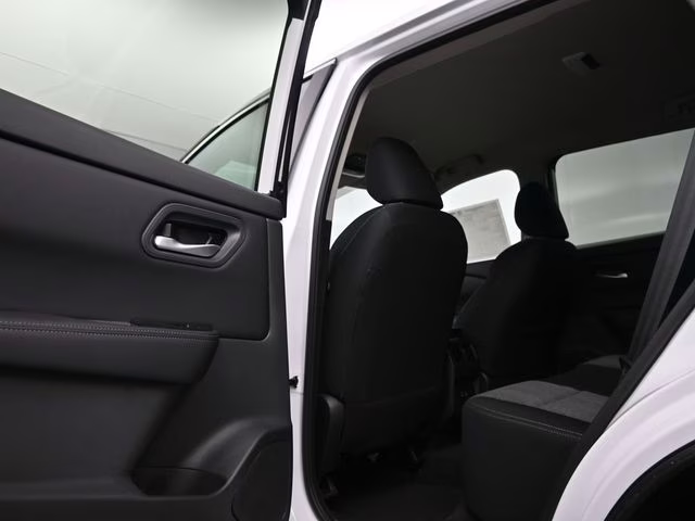 2026 Everest White Pearl Tricoat Nissan Rogue SV FWD SUV