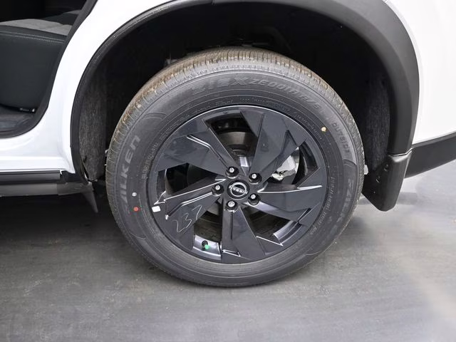 2026 Everest White Pearl Tricoat Nissan Rogue SV FWD SUV