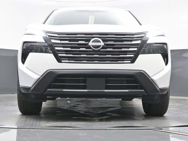 2026 Everest White Pearl Tricoat Nissan Rogue SV FWD SUV