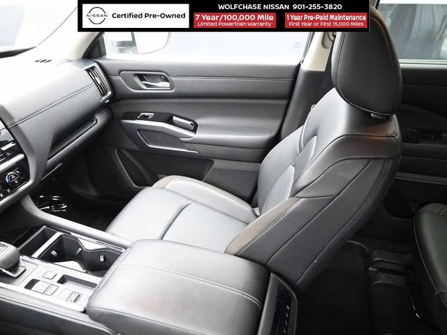 2024 Pearl White Tricoat Nissan Pathfinder SL FWD SUV