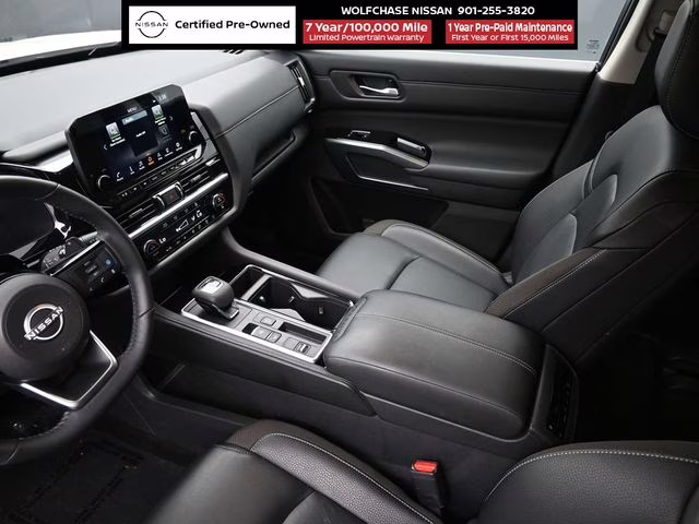 2024 Pearl White Tricoat Nissan Pathfinder SL FWD SUV