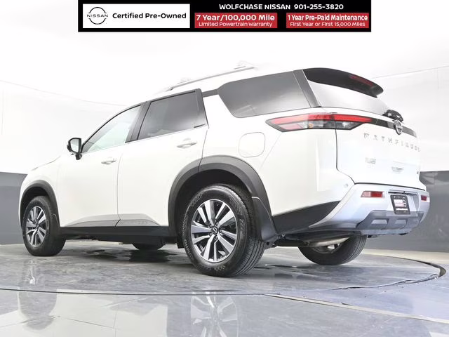 2024 Pearl White Tricoat Nissan Pathfinder SL FWD SUV