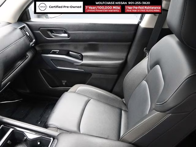 2025 Everest White Pearl Tricoat Nissan Pathfinder SL 4X4 SUV