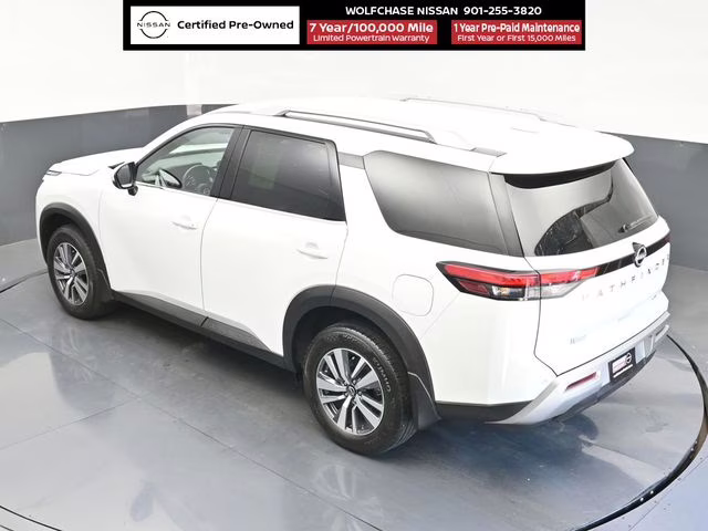 2025 Everest White Pearl Tricoat Nissan Pathfinder SL 4X4 SUV