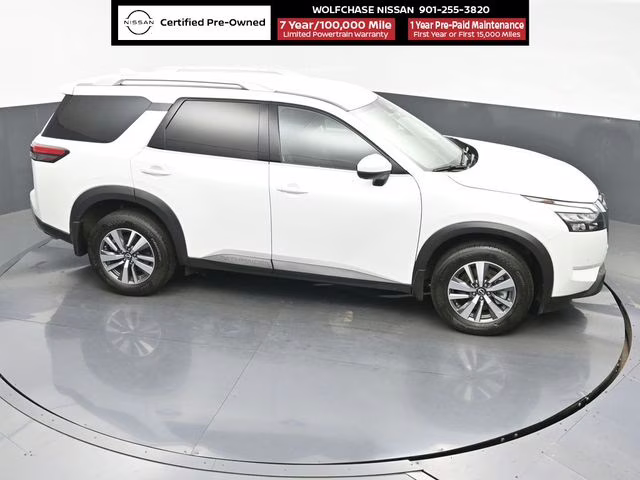 2025 Everest White Pearl Tricoat Nissan Pathfinder SL 4X4 SUV