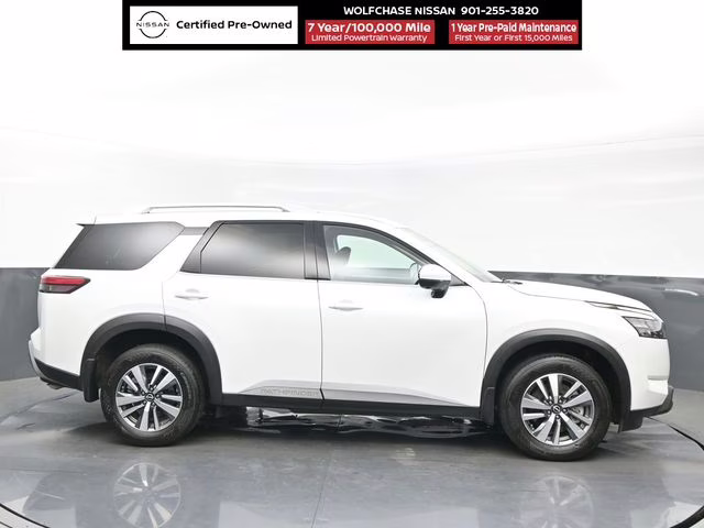 2025 Everest White Pearl Tricoat Nissan Pathfinder SL 4X4 SUV