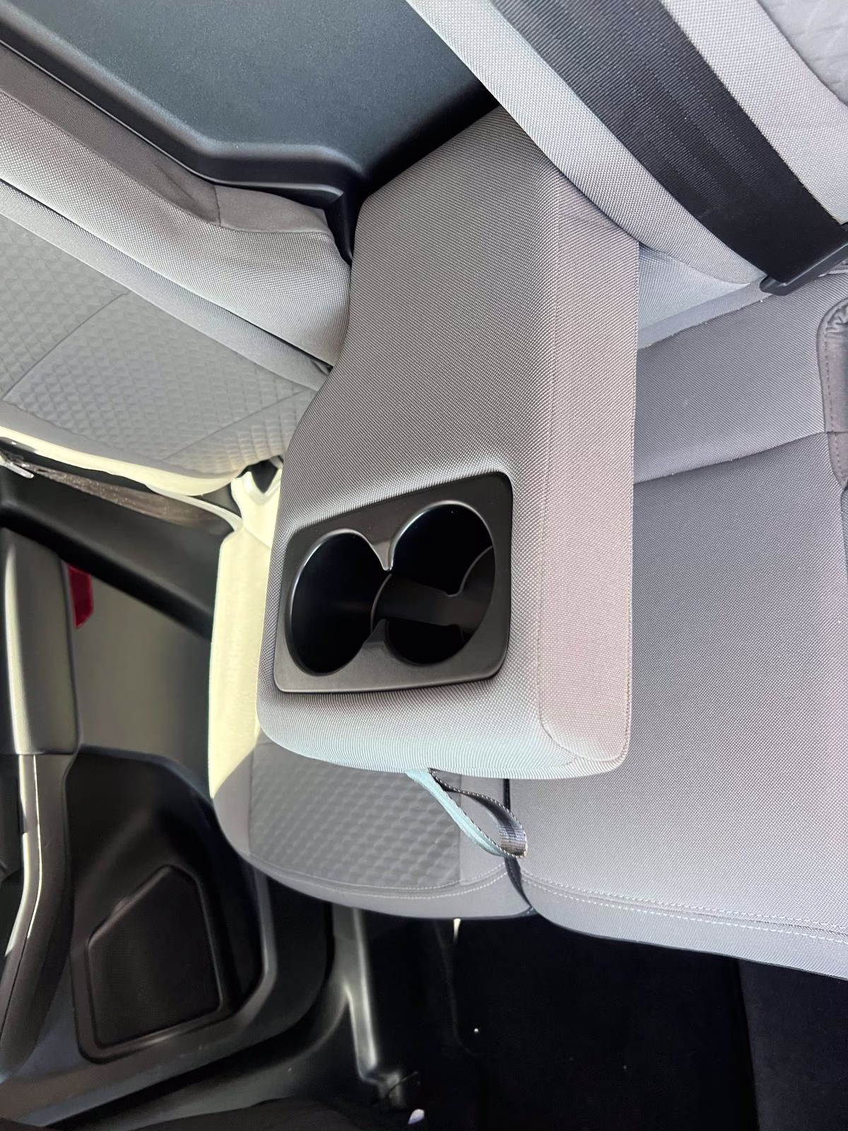 2022 White Ford Escape SE AWD SUV