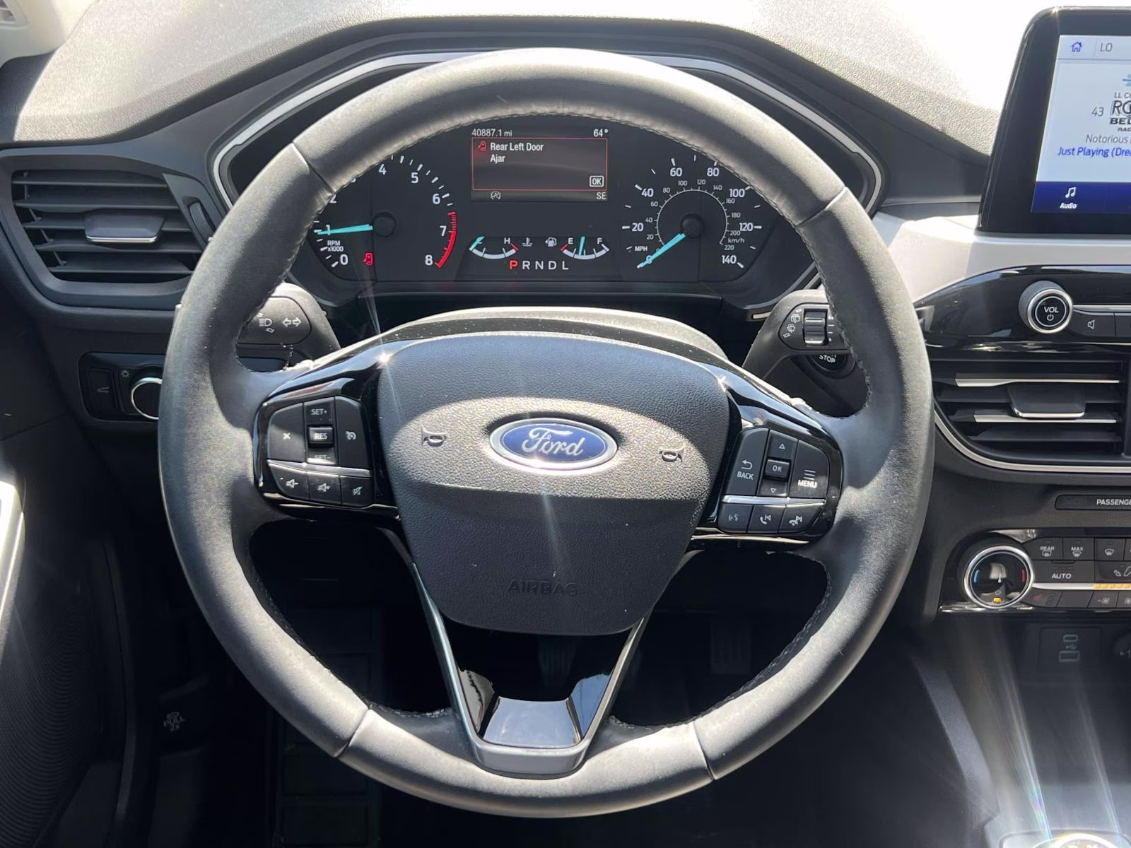 2022 White Ford Escape SE AWD SUV