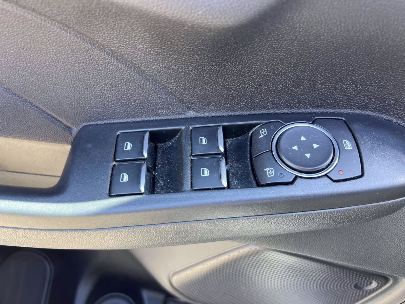 2022 White Ford Escape SE AWD SUV