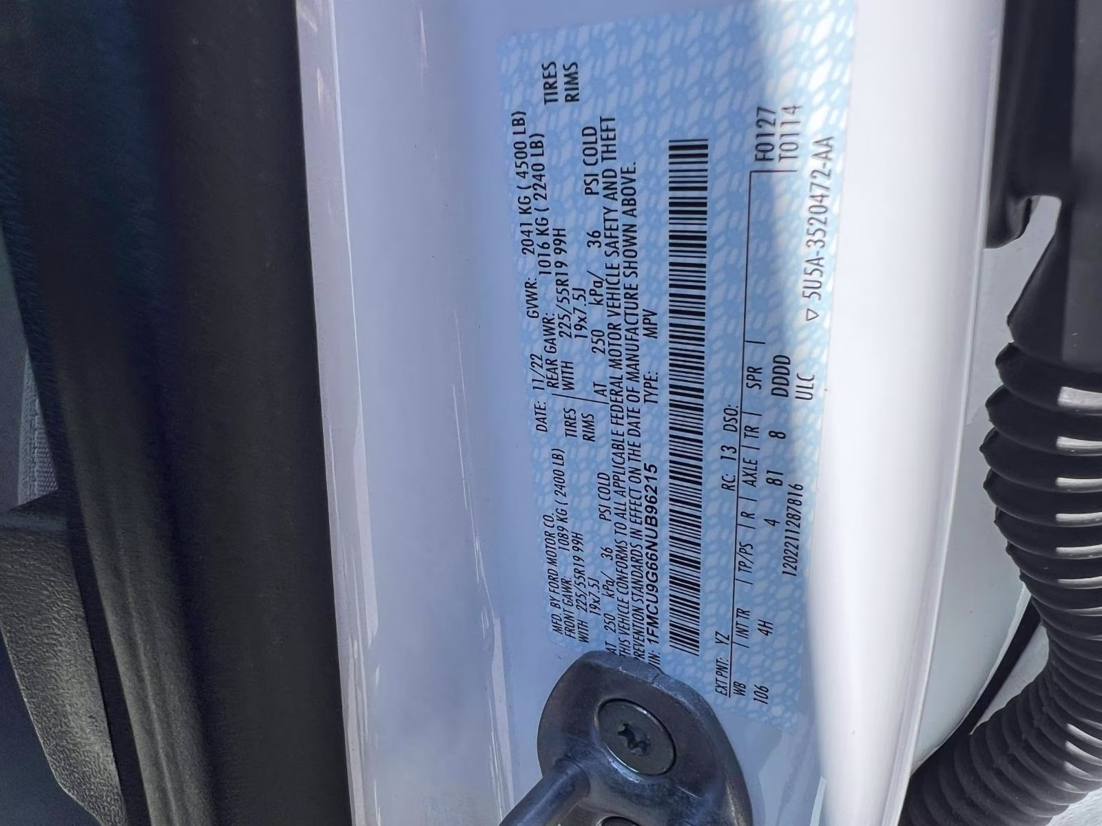 2022 White Ford Escape SE AWD SUV