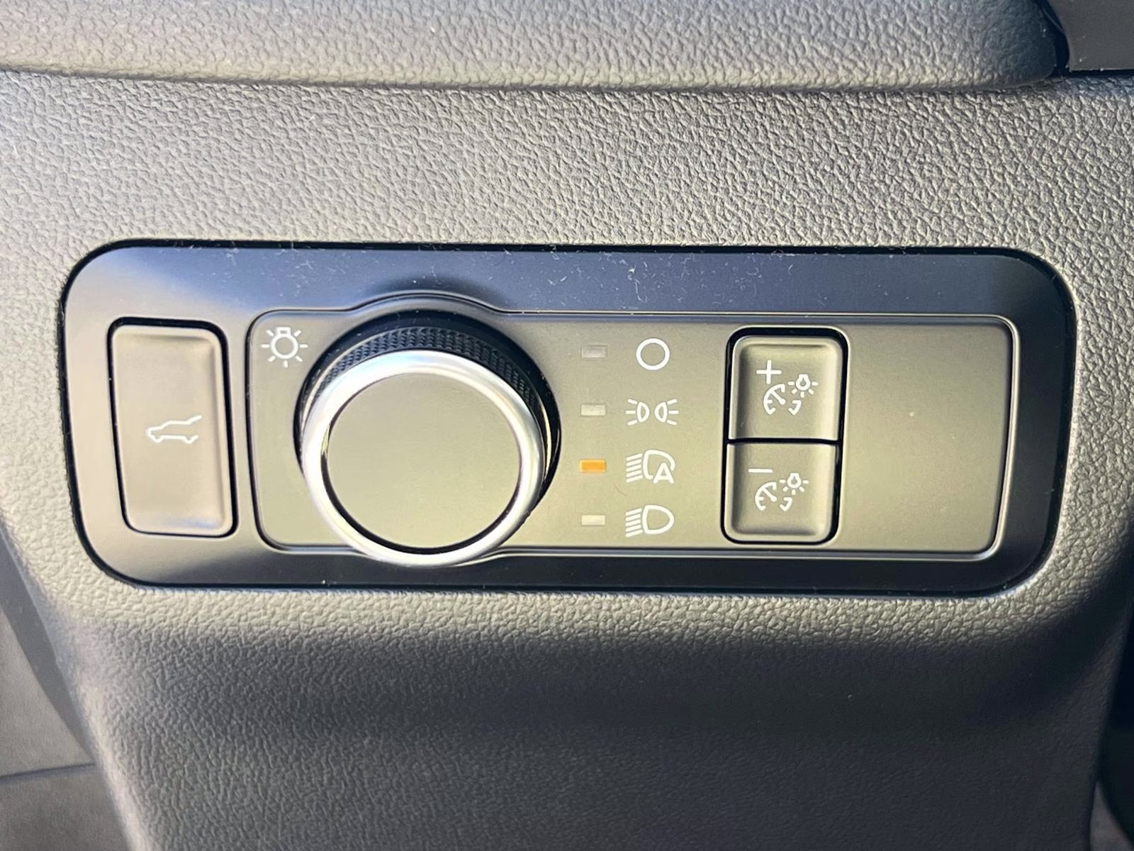 2022 White Ford Escape SE AWD SUV