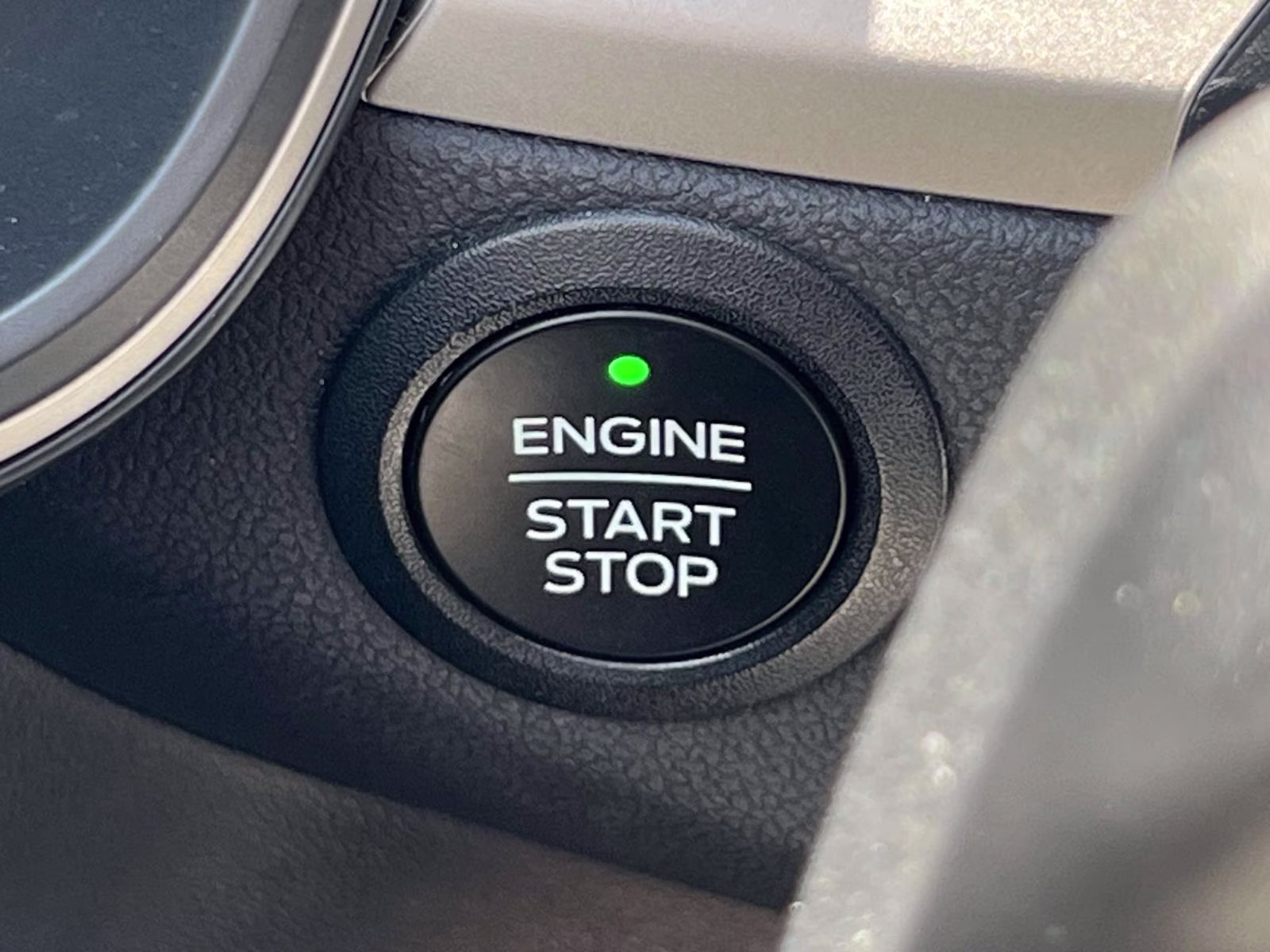 2022 White Ford Escape SE AWD SUV