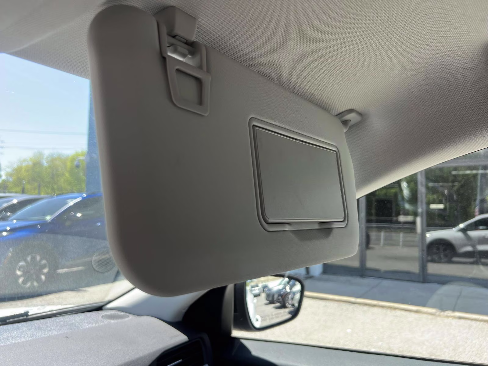2022 White Ford Escape SE AWD SUV