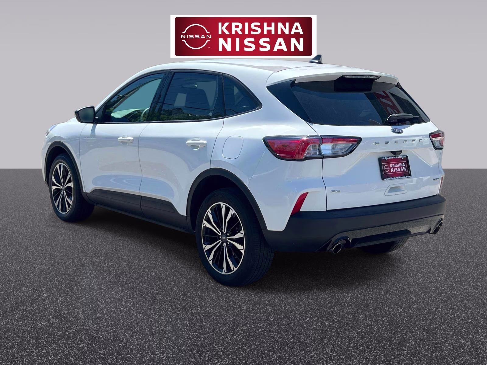 2022 White Ford Escape SE AWD SUV
