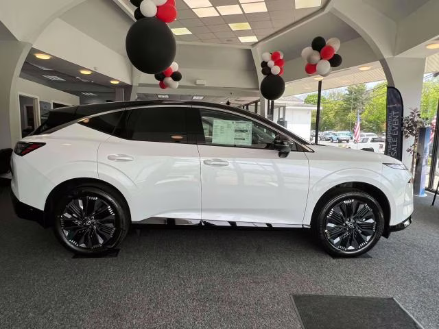 2026 Everest White Pearl Tricoat Nissan Murano AWD Platinum AWD SUV