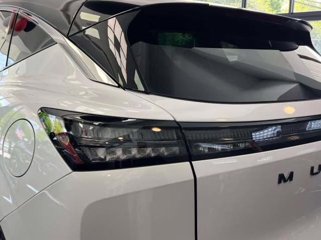 2026 Everest White Pearl Tricoat Nissan Murano AWD Platinum AWD SUV