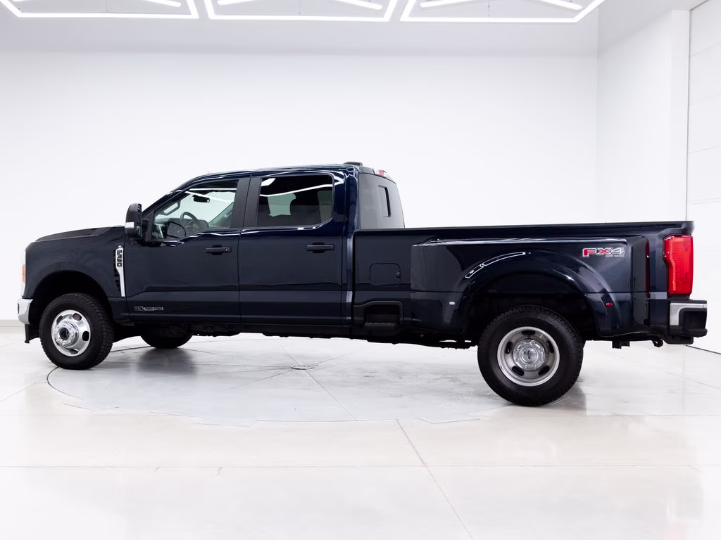 2023 Blue Metallic Ford Super Duty F-350 DRW XL 4X4 Truck