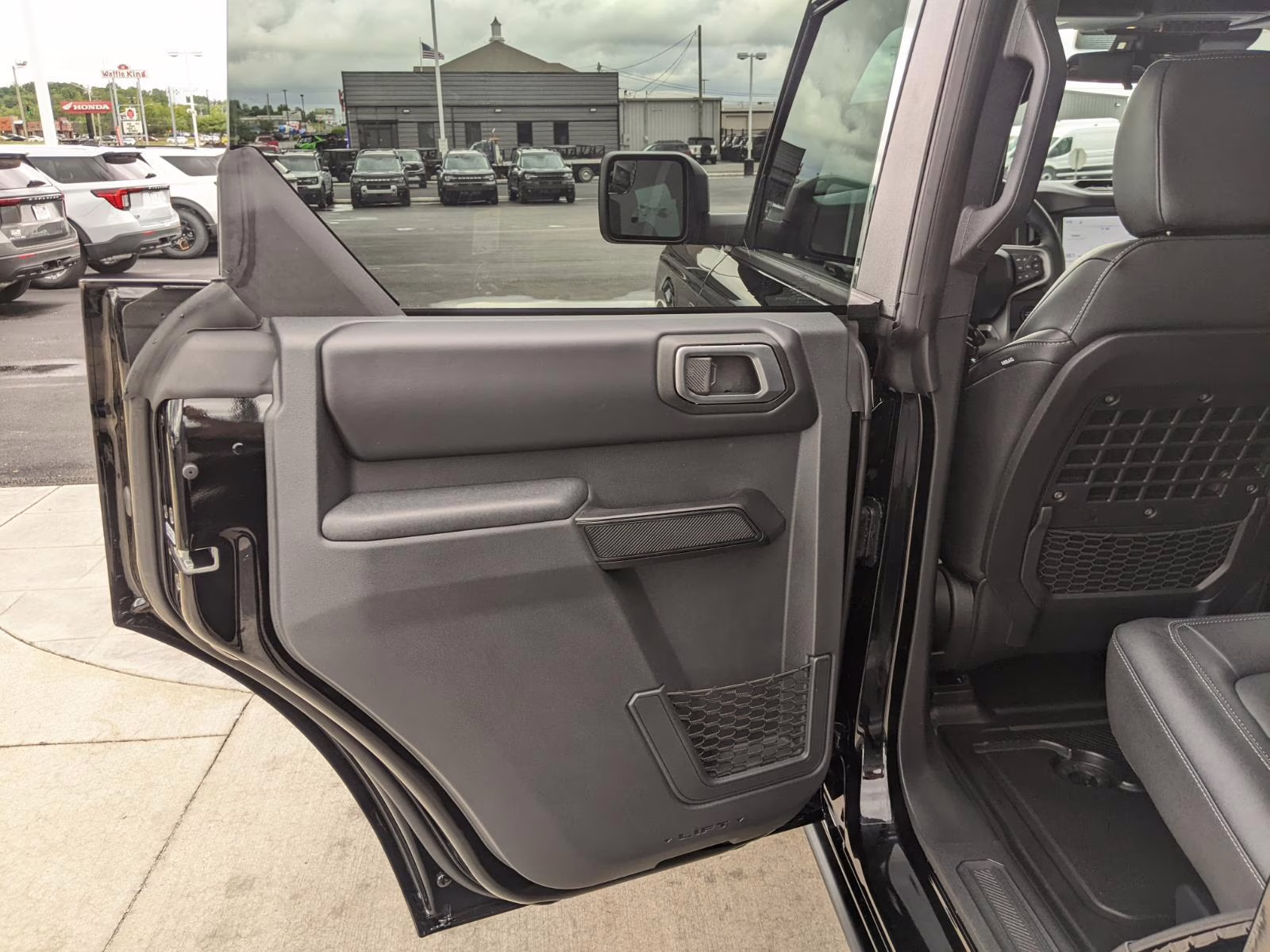 2026 Shadow Black Ford Bronco Badlands 4X4 SUV