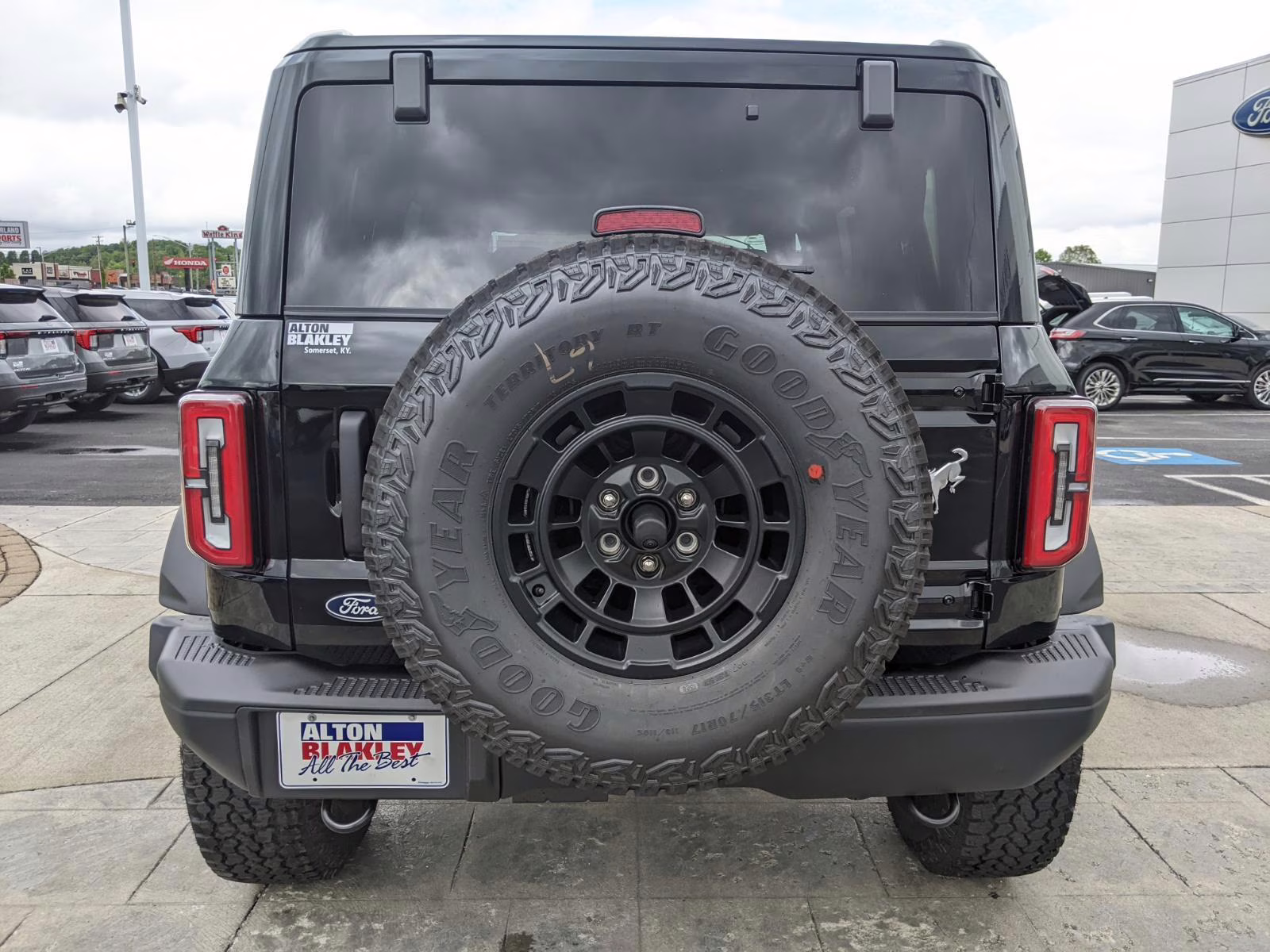 2026 Shadow Black Ford Bronco Badlands 4X4 SUV