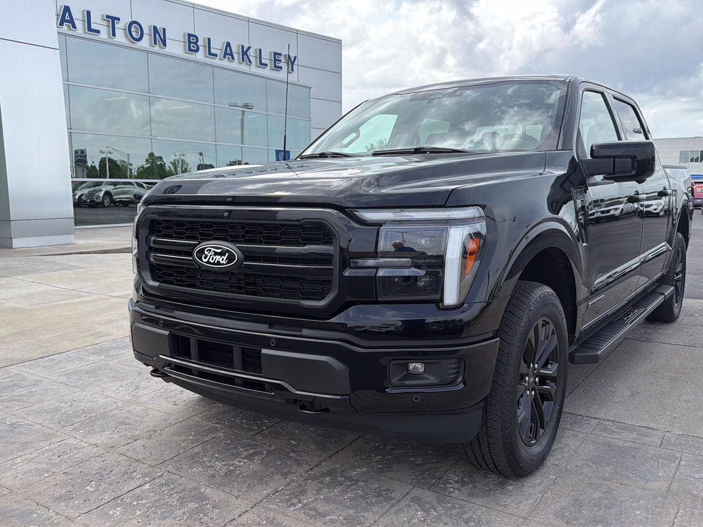 2025 Agate Black Ford F-150 LARIAT 4X4 Truck