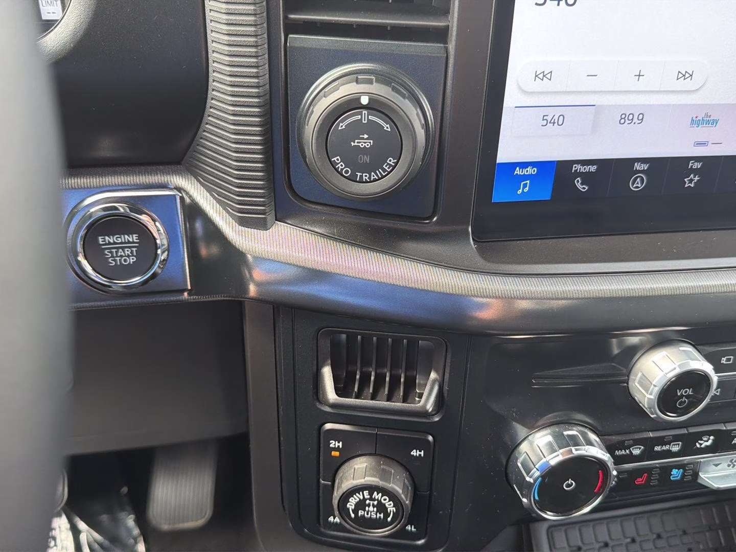 2025 Agate Black Ford F-150 LARIAT 4X4 Truck
