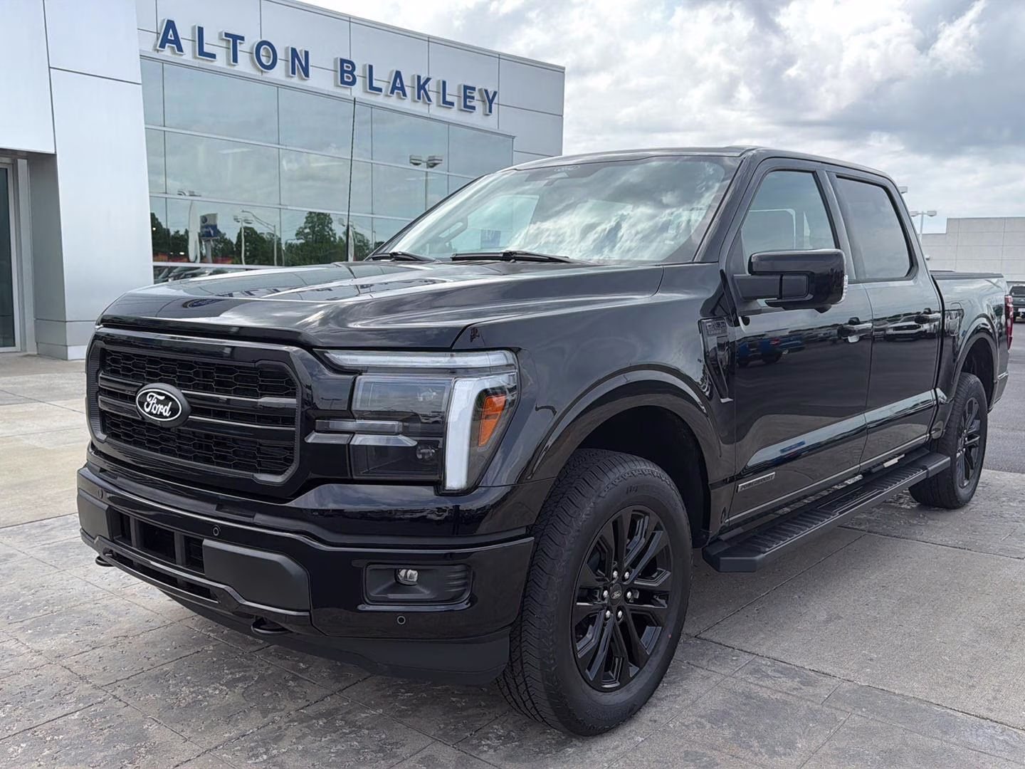 2025 Agate Black Ford F-150 LARIAT 4X4 Truck