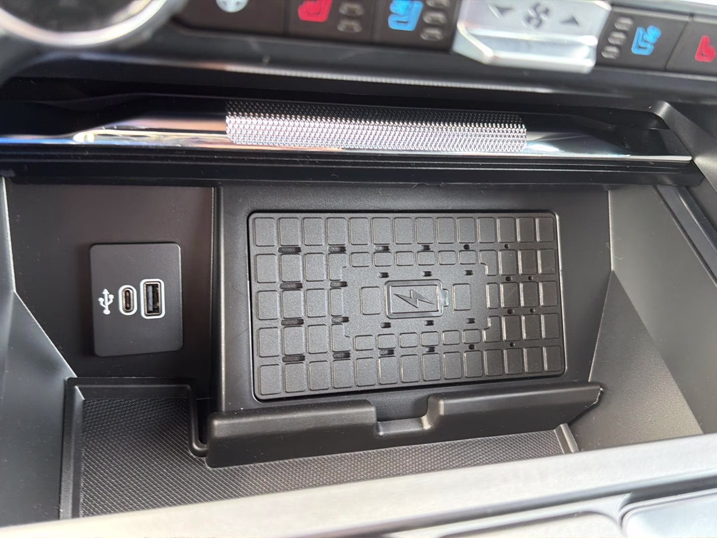 2025 Agate Black Ford F-150 LARIAT 4X4 Truck