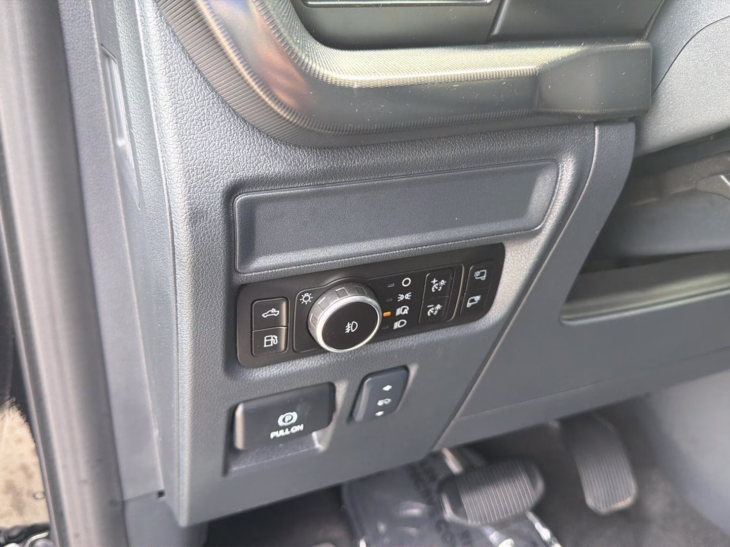 2025 Agate Black Ford F-150 LARIAT 4X4 Truck