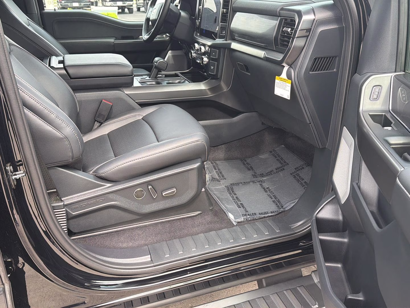 2025 Agate Black Ford F-150 LARIAT 4X4 Truck