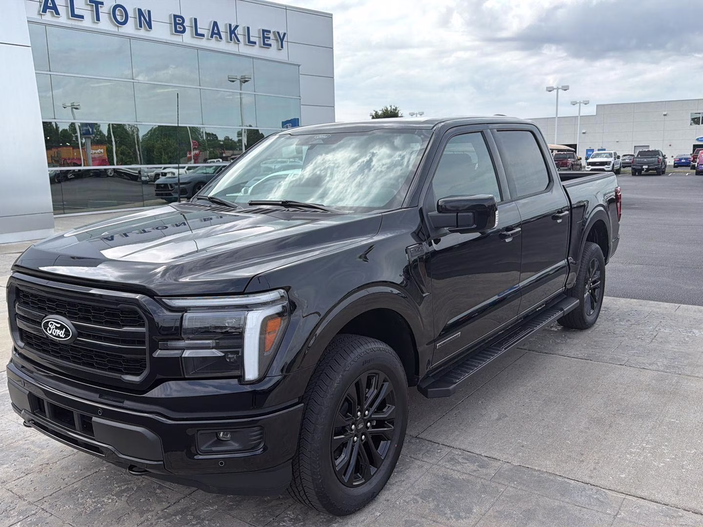 2025 Agate Black Ford F-150 LARIAT 4X4 Truck