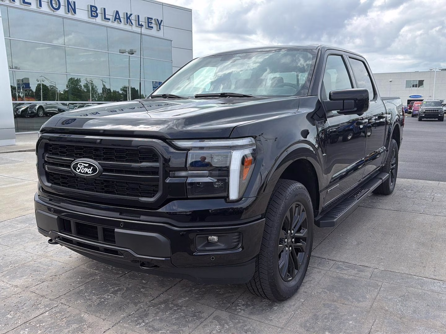 2025 Agate Black Ford F-150 LARIAT 4X4 Truck