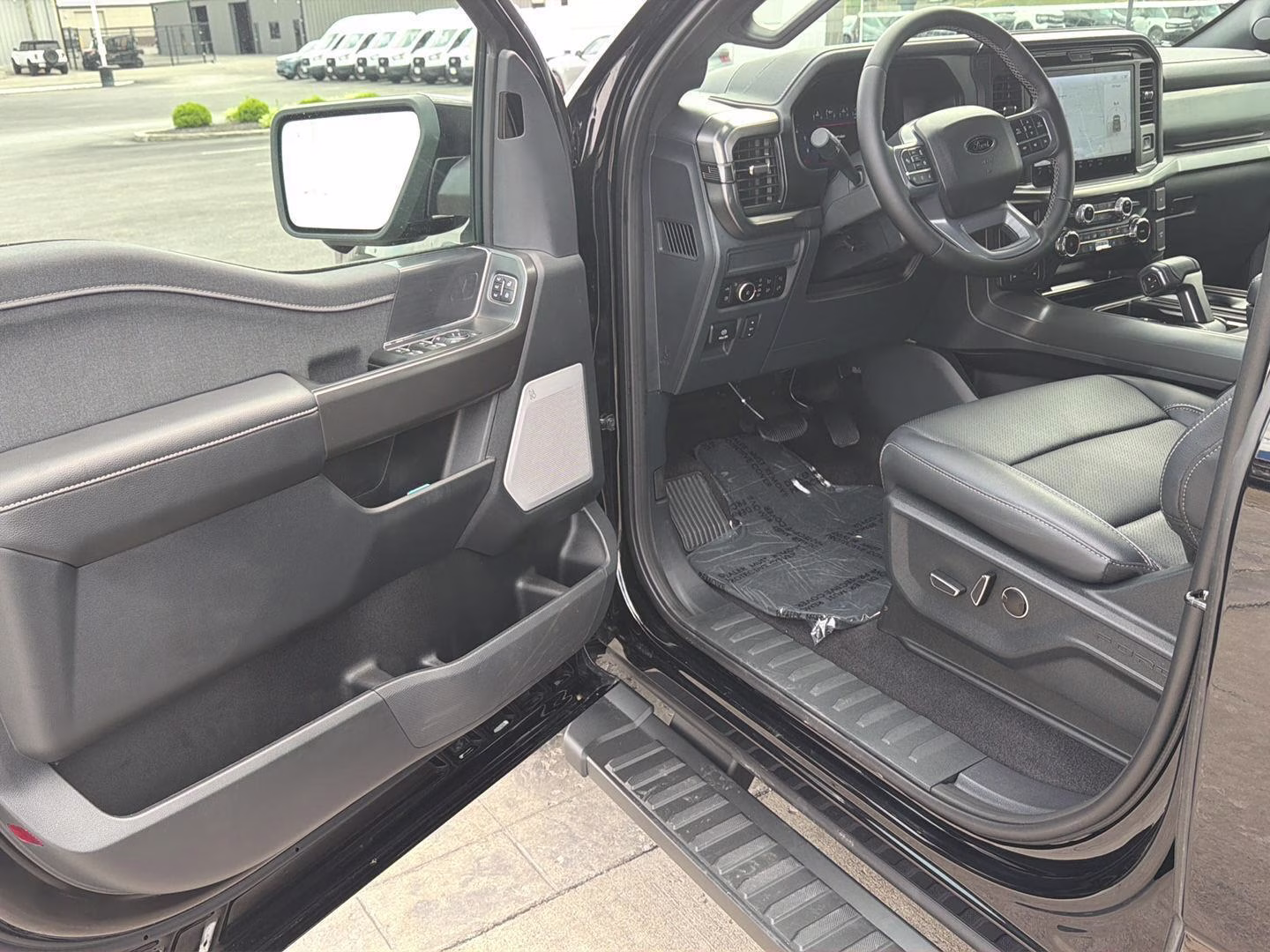 2025 Agate Black Ford F-150 LARIAT 4X4 Truck