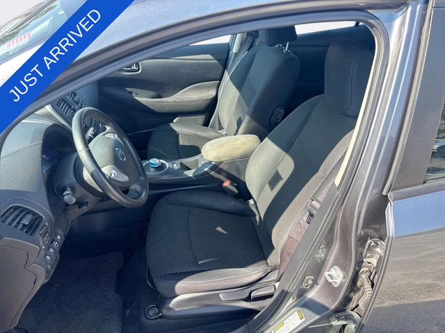 2015 Gun Metallic Nissan LEAF S FWD Hatchback