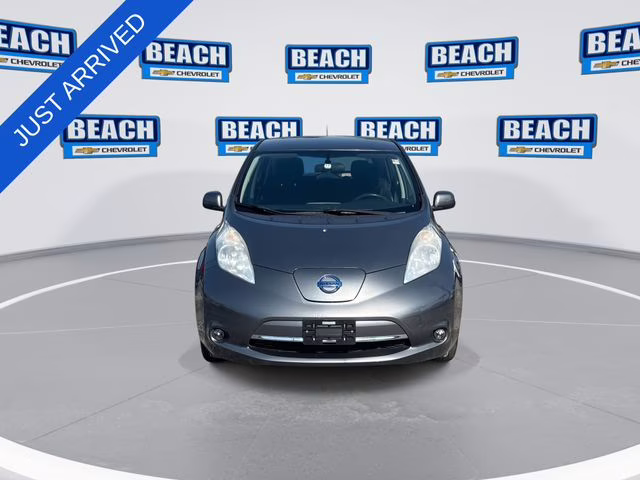 2015 Gun Metallic Nissan LEAF S FWD Hatchback