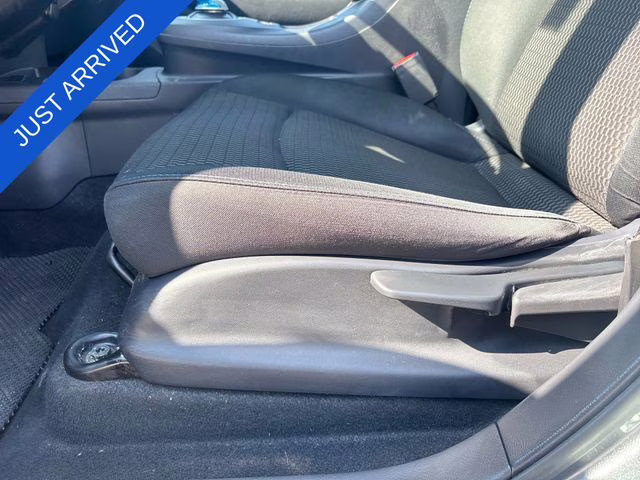 2015 Gun Metallic Nissan LEAF S FWD Hatchback