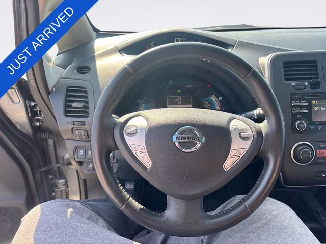 2015 Gun Metallic Nissan LEAF S FWD Hatchback