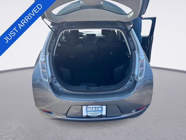 2015 Gun Metallic Nissan LEAF S FWD Hatchback
