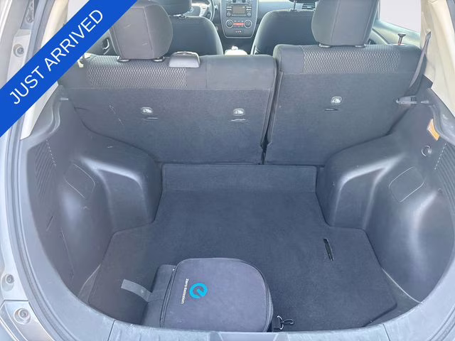 2015 Gun Metallic Nissan LEAF S FWD Hatchback