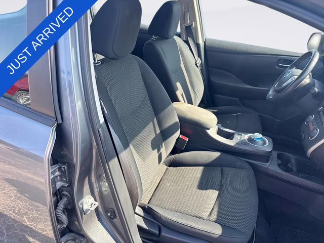 2015 Gun Metallic Nissan LEAF S FWD Hatchback