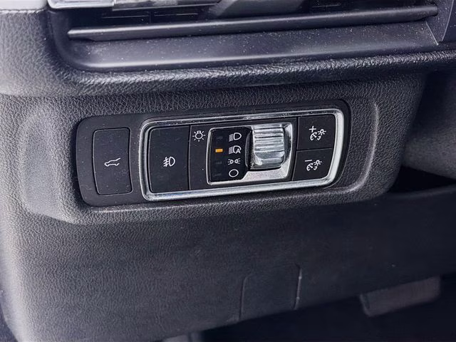 2020 White Lincoln Corsair Reserve AWD SUV