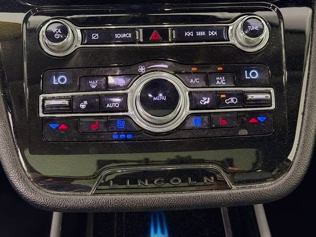 2020 White Lincoln Corsair Reserve AWD SUV
