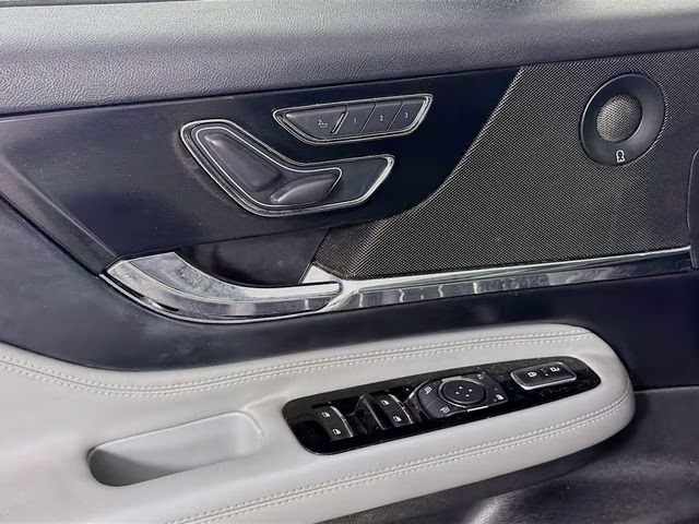 2020 White Lincoln Corsair Reserve AWD SUV