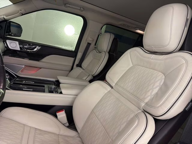 2024 Crystal Blue Metallic Lincoln Navigator L Black Label 4X4 SUV