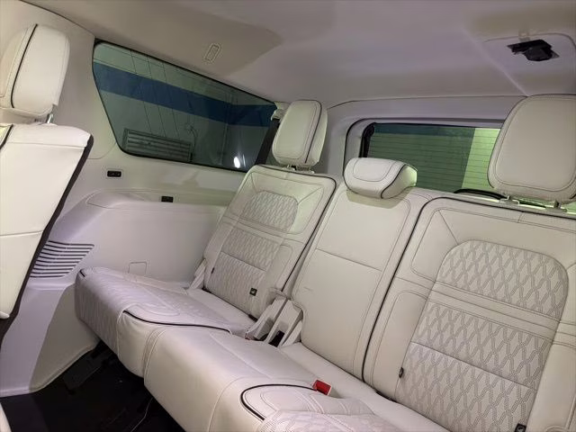 2024 Crystal Blue Metallic Lincoln Navigator L Black Label 4X4 SUV