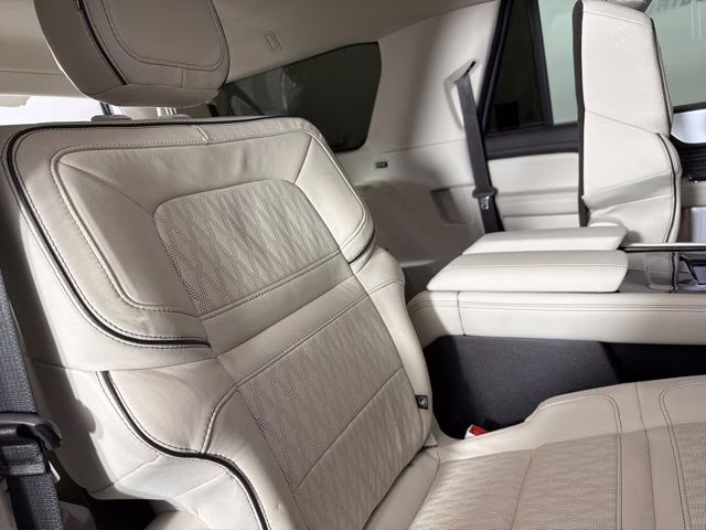 2024 Crystal Blue Metallic Lincoln Navigator L Black Label 4X4 SUV