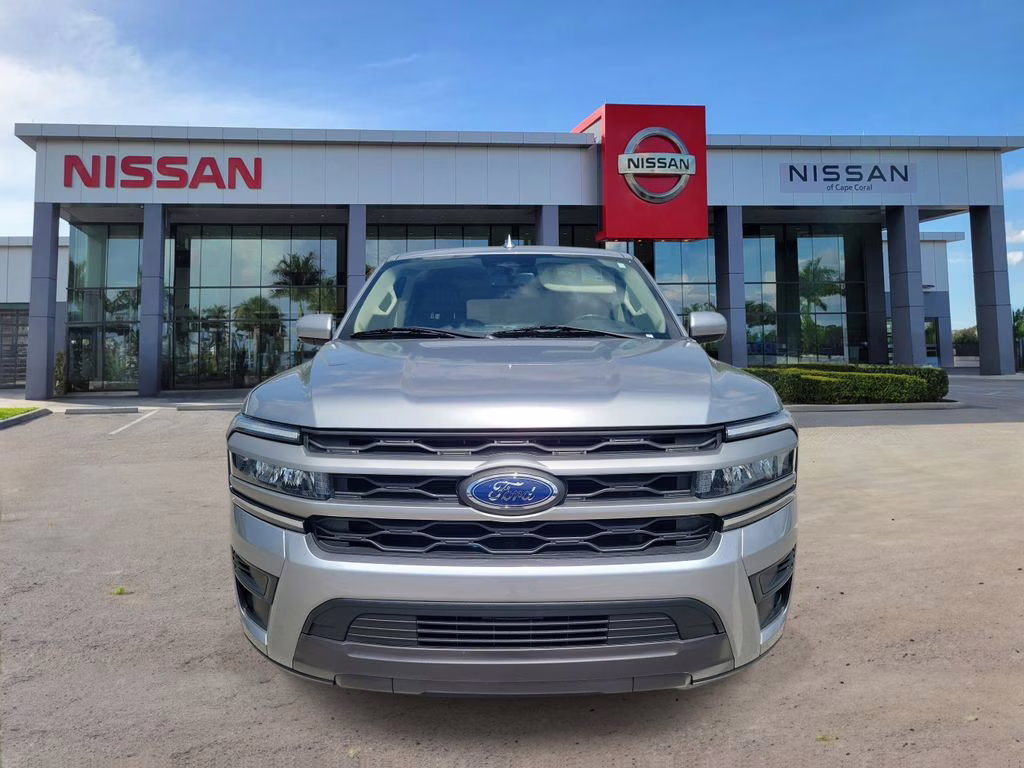 2024 Silver Metallic Ford Expedition Max XLT RWD SUV