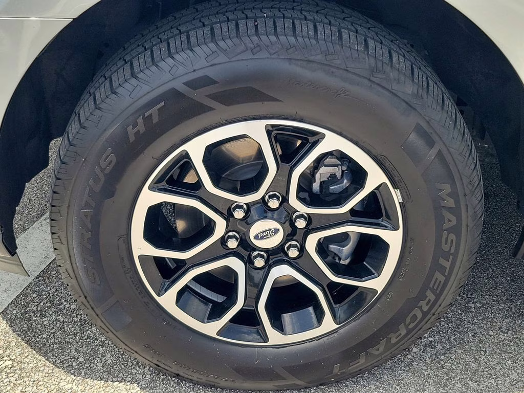 2024 Silver Metallic Ford Expedition Max XLT RWD SUV